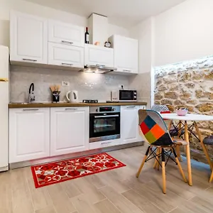 https://studio-apartman-mirela-katel-tafili.hotels-in-trogir.com